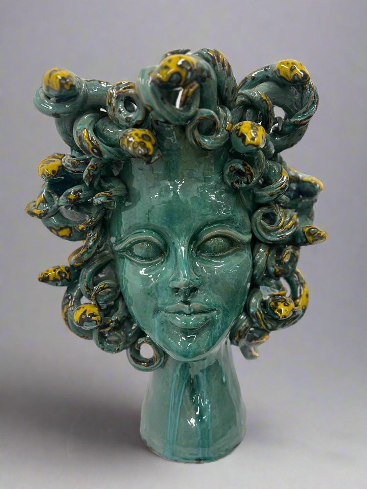 THE MOOR HEADS